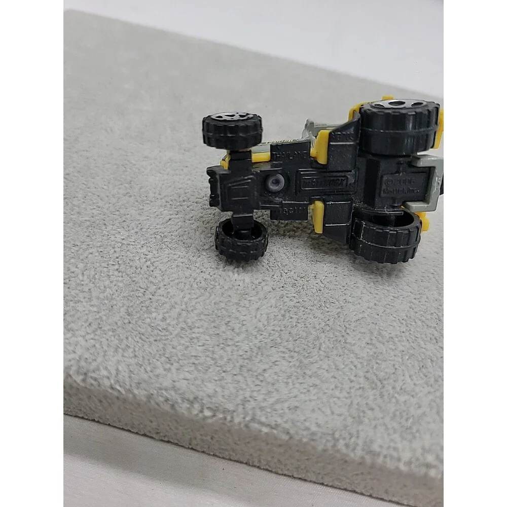 2006 Matchbox  Tractor  MB703 Yellow Toy